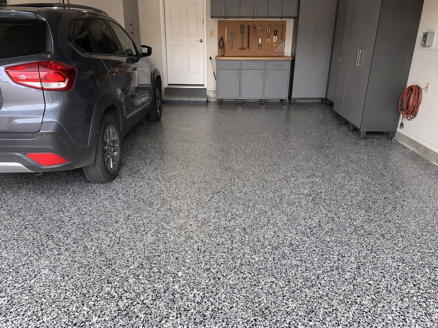 Garage with Domino Flake coating